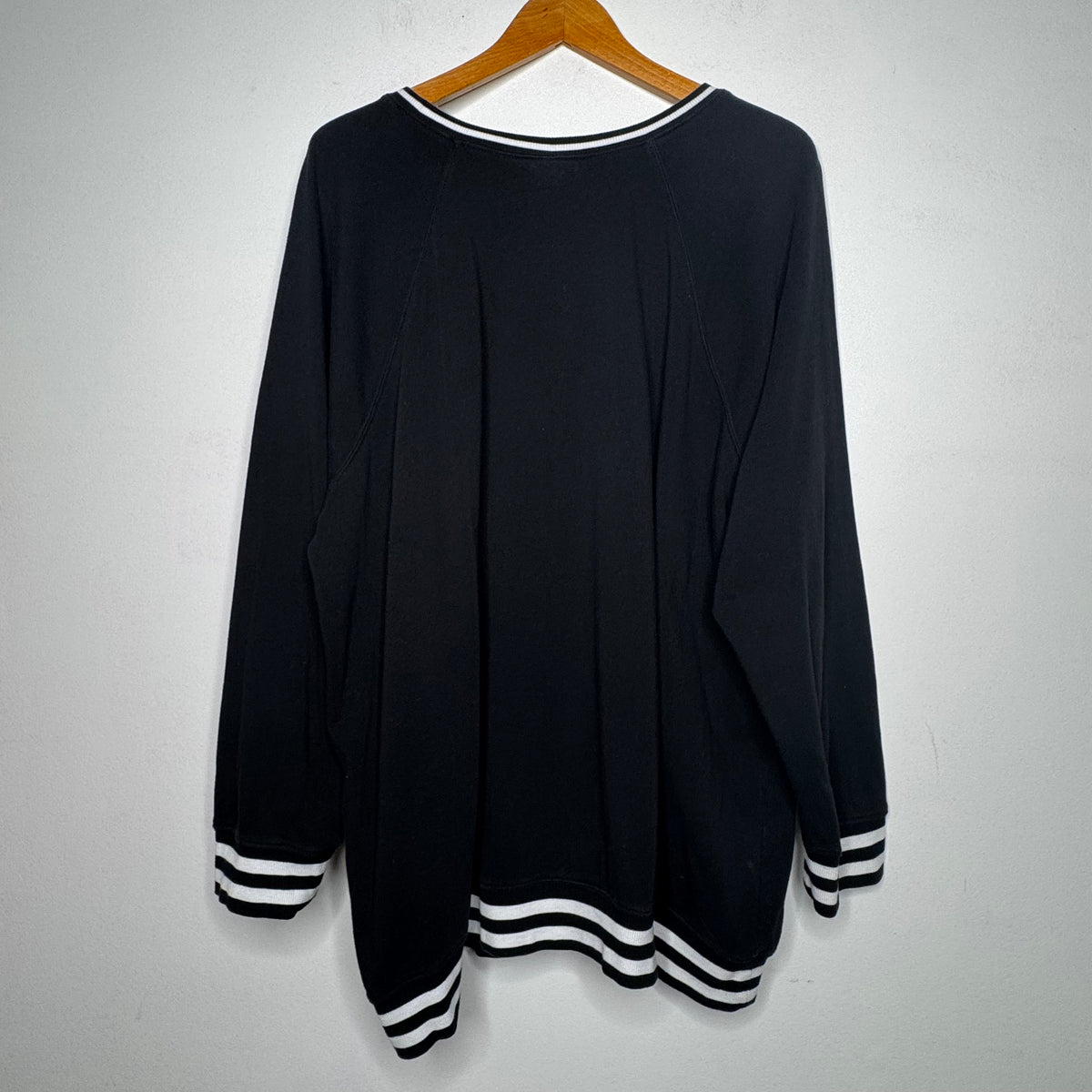 Torrid Black & White Sweatshirt - Size 3X