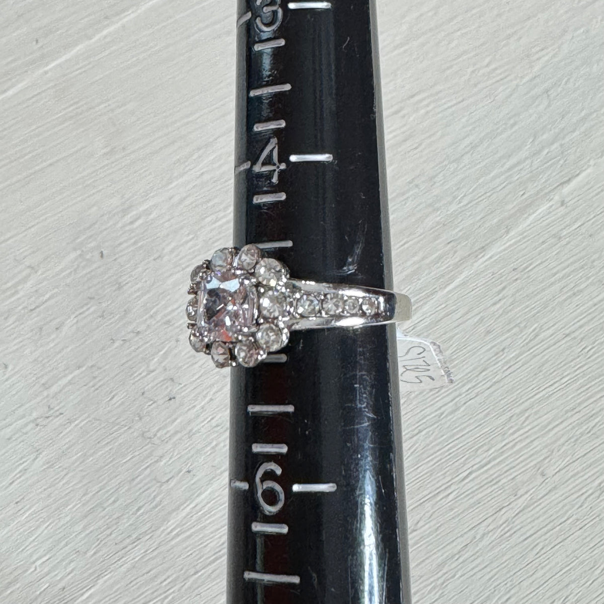 Starburst Statement Ring - Size 5