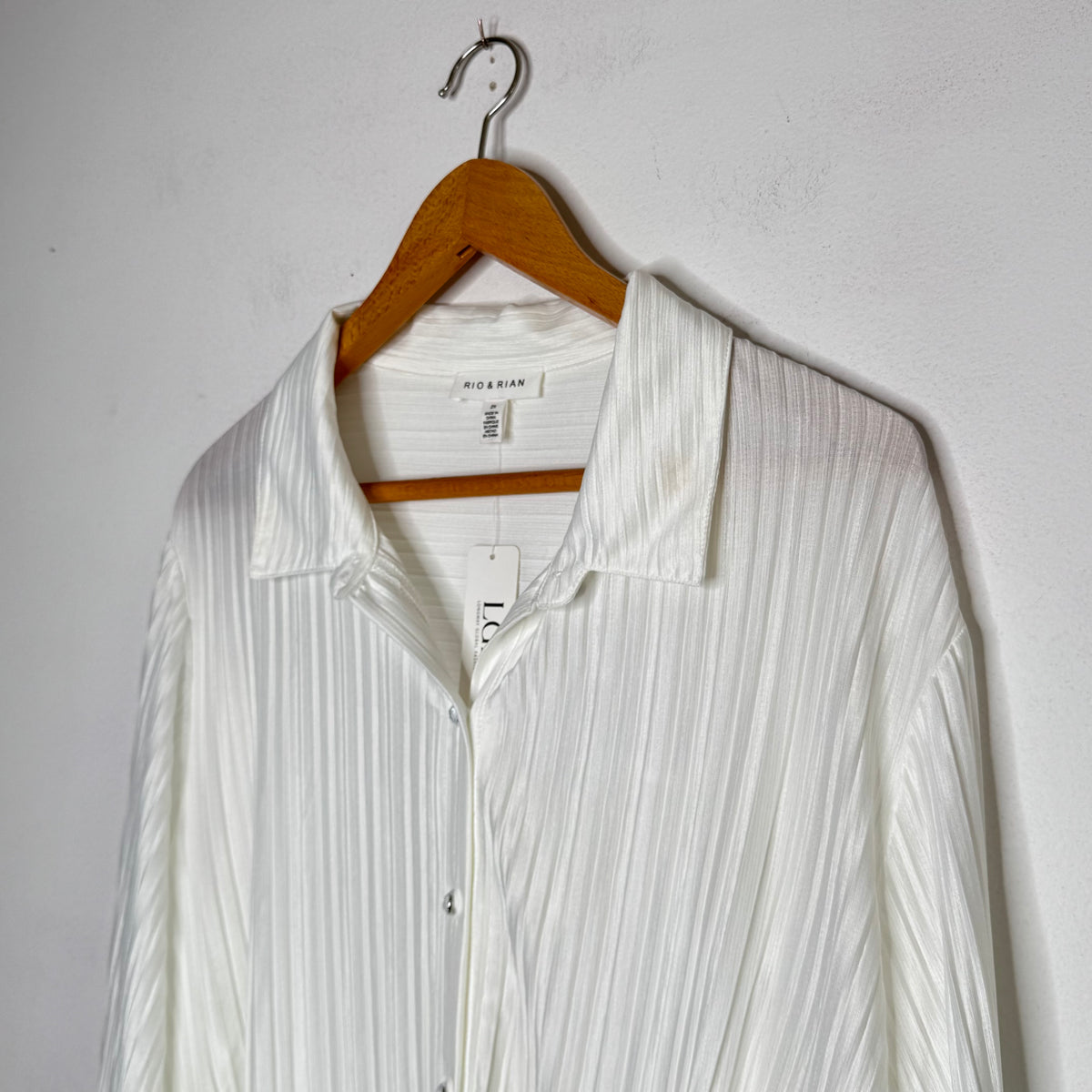 Rio & Rian Pleated Long Sleeve Button Front Top - Size 2X