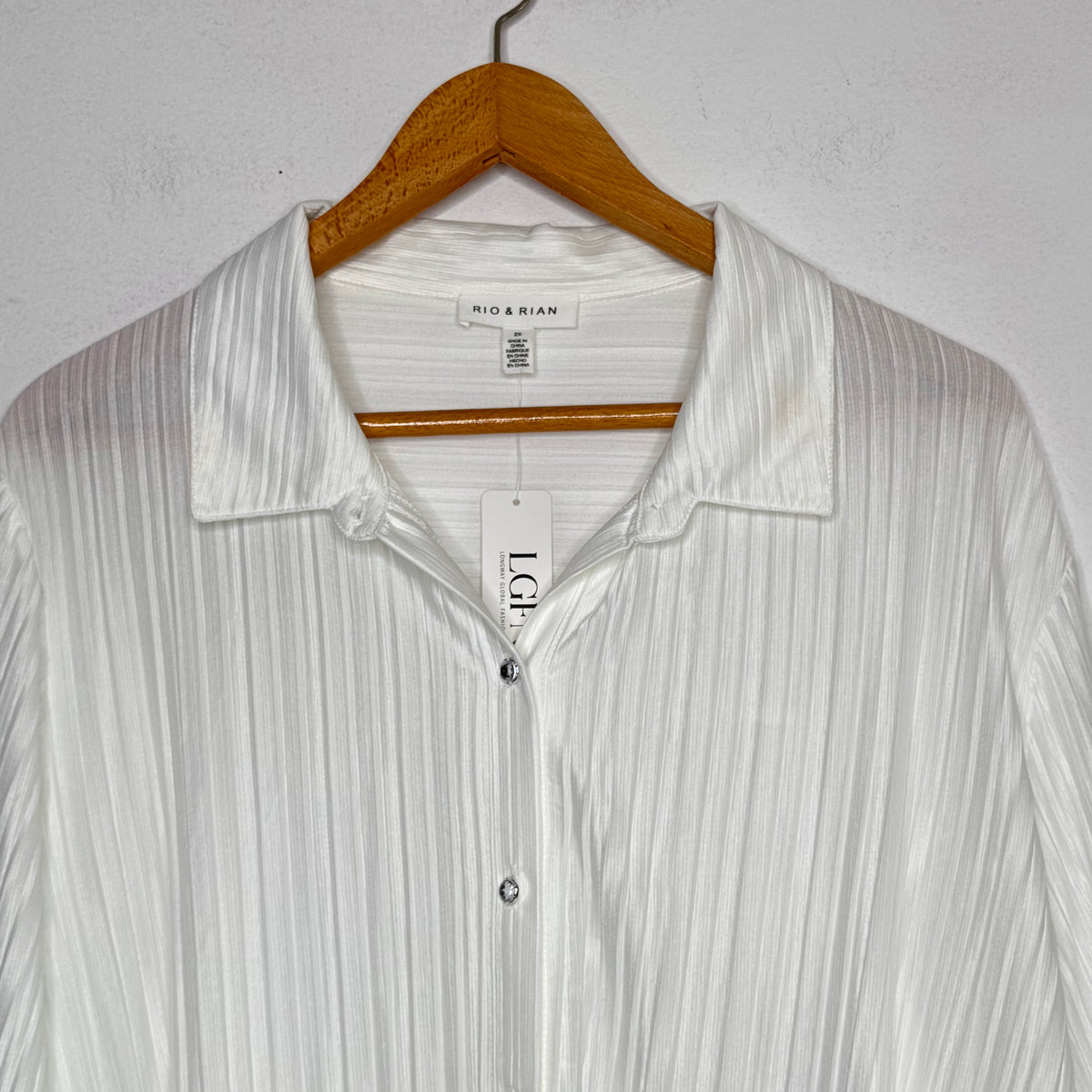 Rio & Rian Pleated Long Sleeve Button Front Top - Size 2X