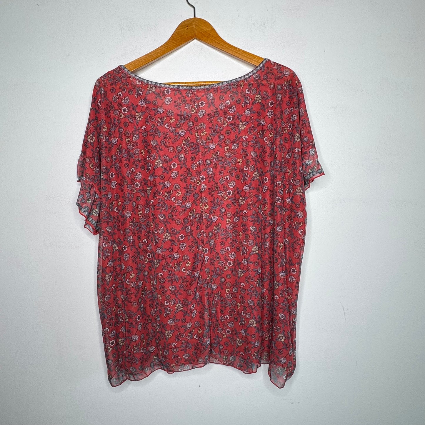 Max Studio Floral Top W/Flutter Sleeves