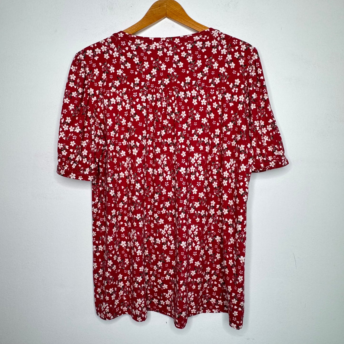 Floral Short Sleeve Top - Size 2XL
