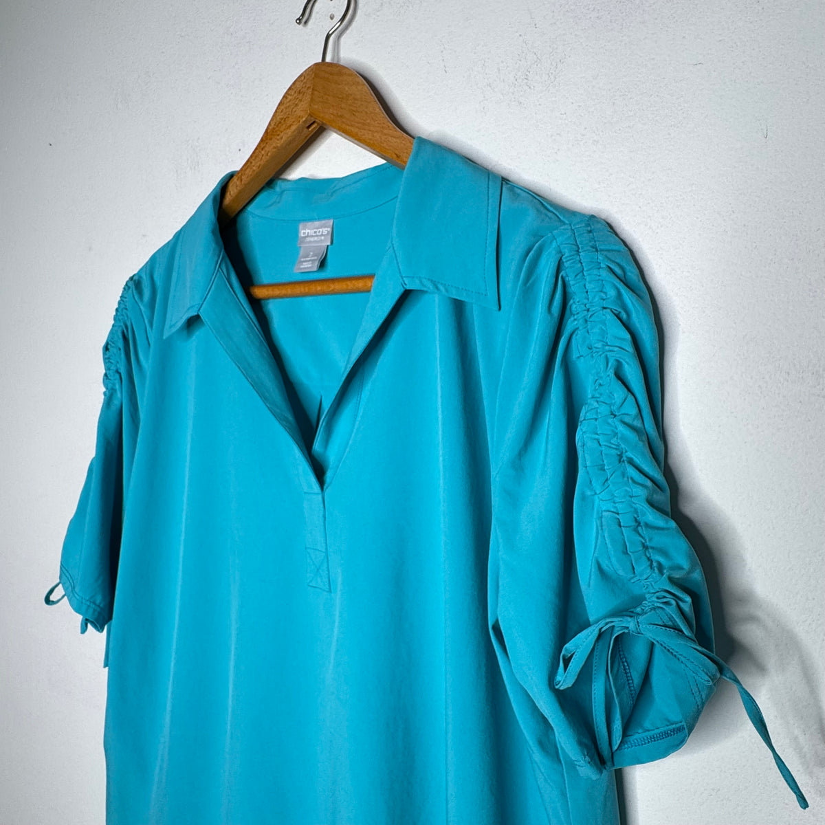 Chico’s Zenergy Ruched Sleeve Polo Top - Size Large