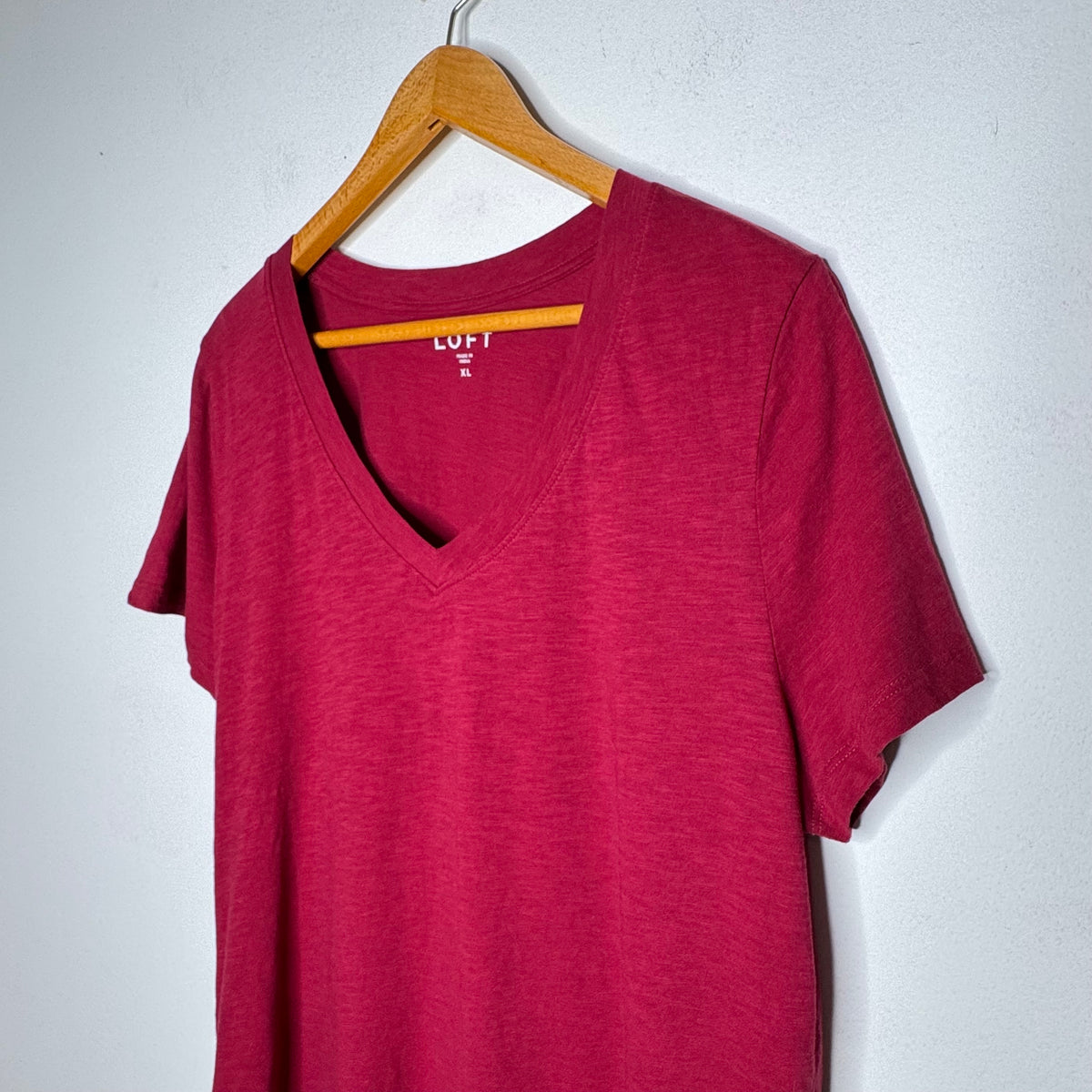Loft Short Sleeve V-Neck Tee - Size XL