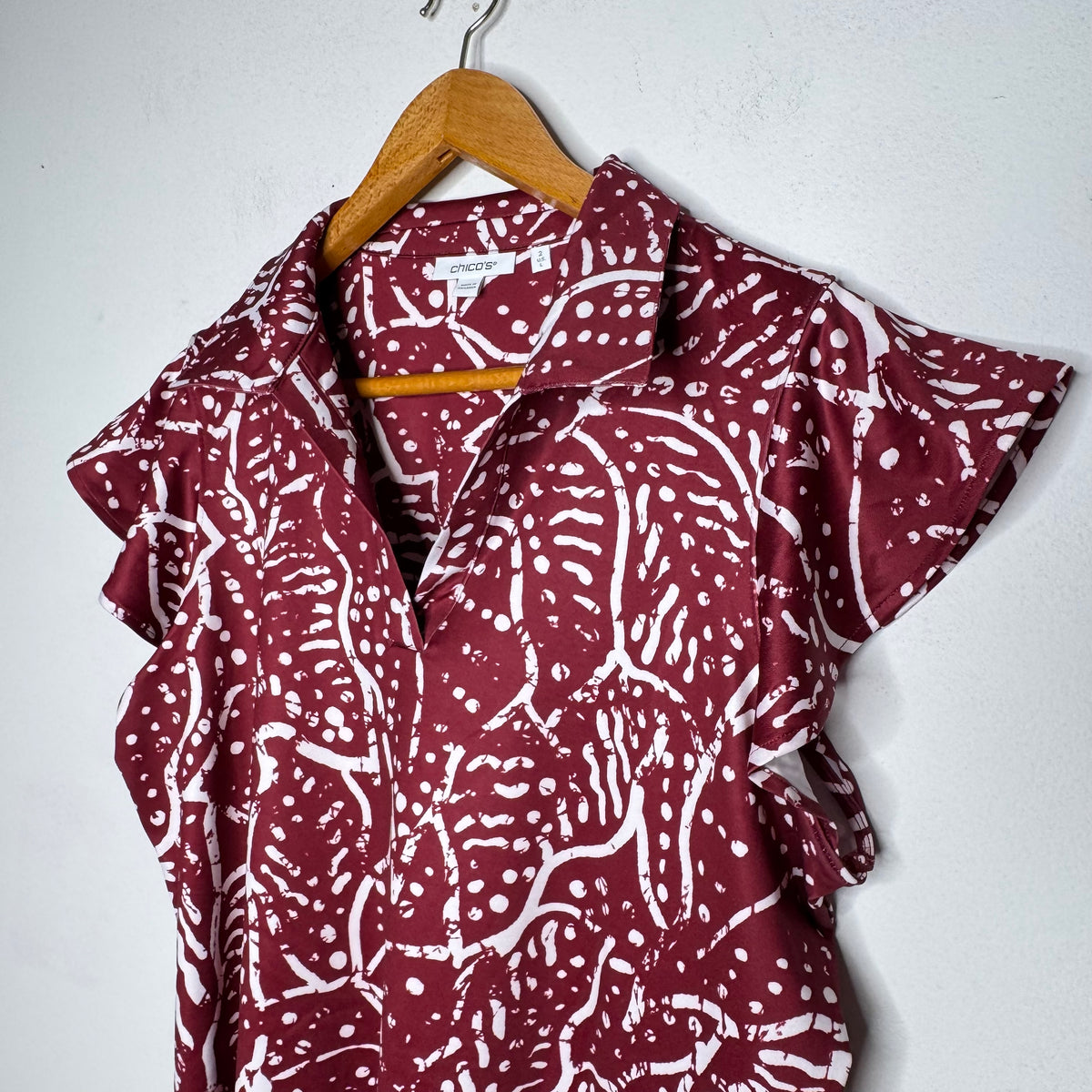 Chico’s Zenergy Flutter Sleeve Polo Top - Size Large