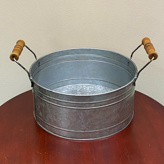 Metal Pan w/Handles