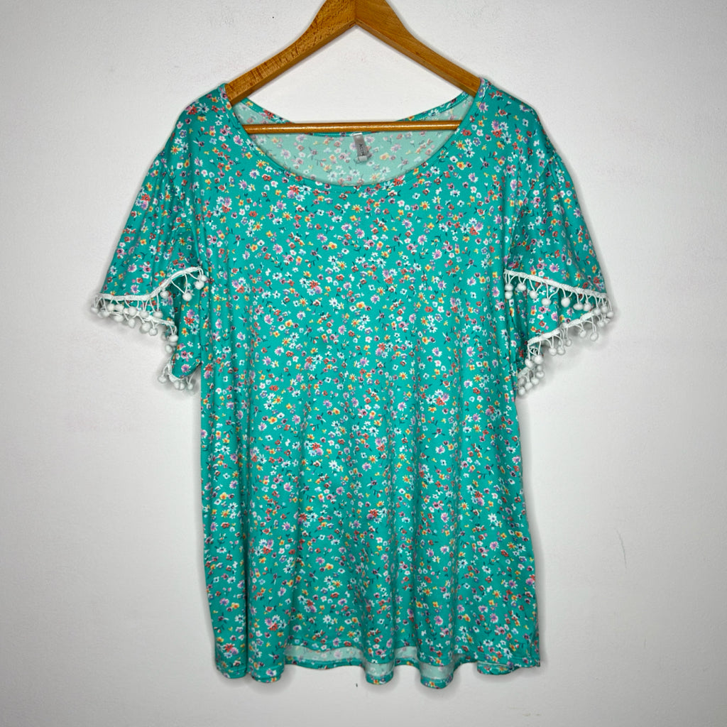 Acting Pro Floral Top - Size 2X