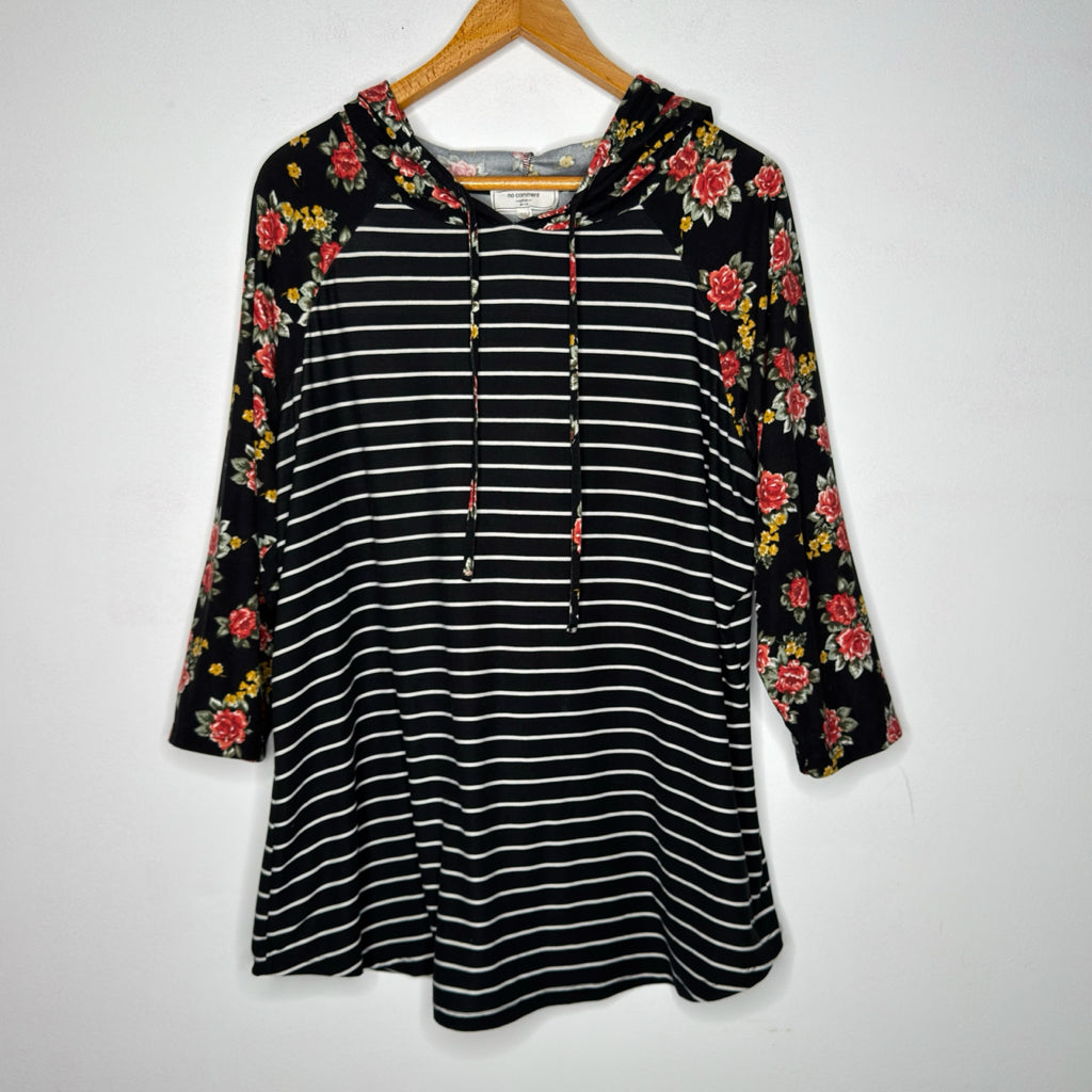 No Comment Hooded Mixed Print Top - Size 3X
