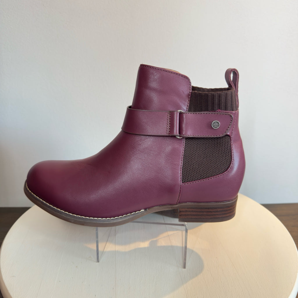 Spenco Park Avenue Bootie - Burgundy - Size 8.5 B