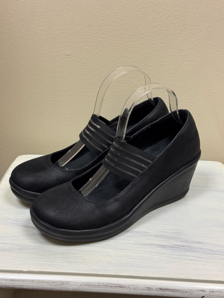 Sketchers Rumblers Odyssey Shoes - Size 9