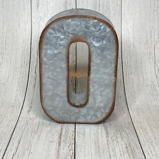 "O" Metal Letter