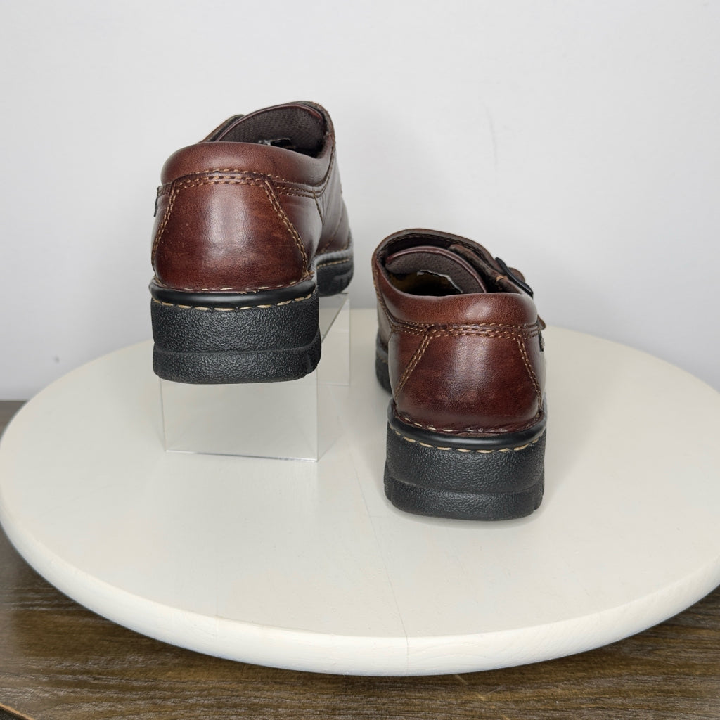 Eastland Syracuse Round Closed Toe Slip-On Leather Shoes - Size 8 Wide