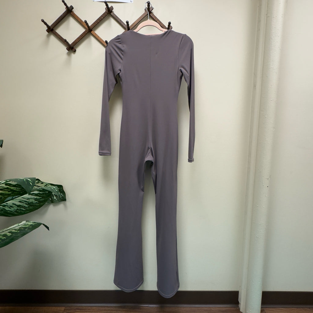 Qinsen Jumpsuit - Size Medium