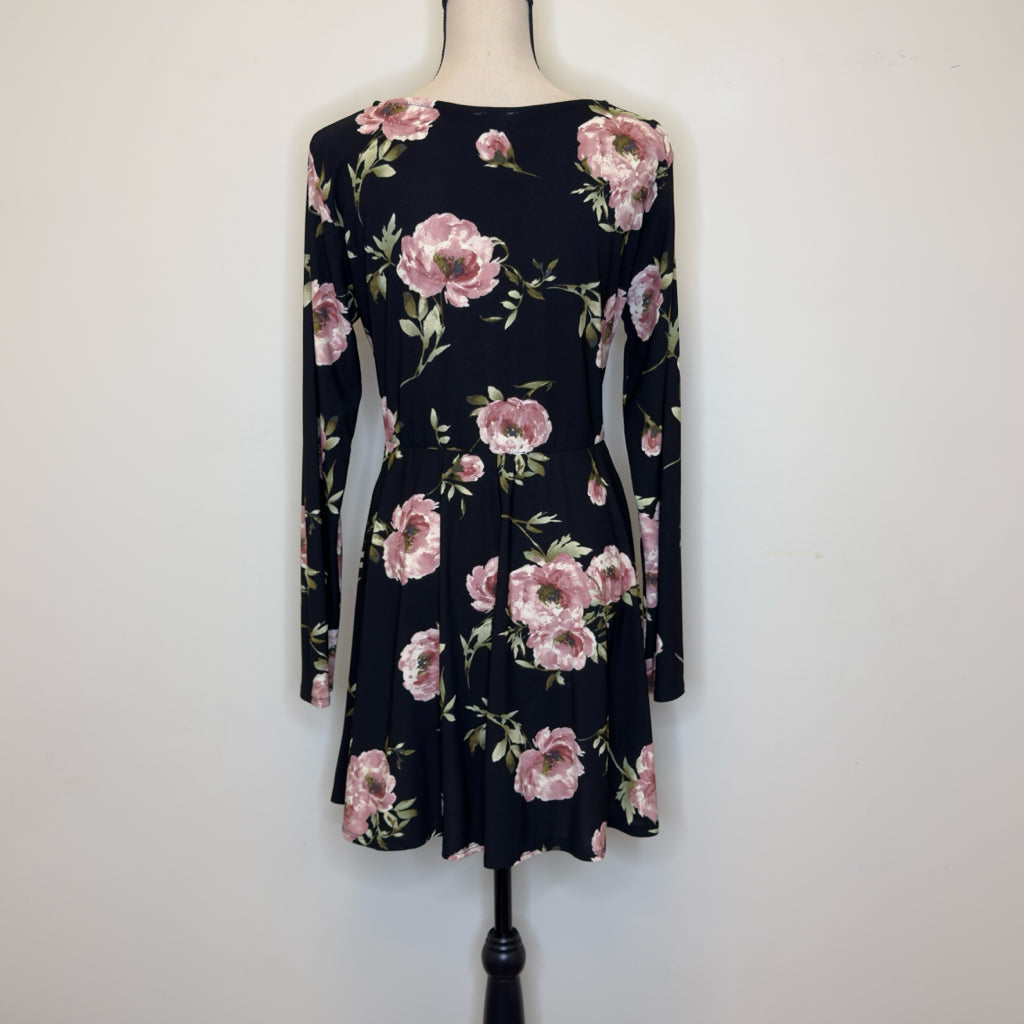Lily Rose Floral Dress - Size Large