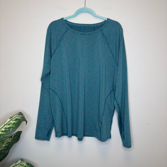 Tek Gear Workout Gear Long Sleeve Top - Size XXL