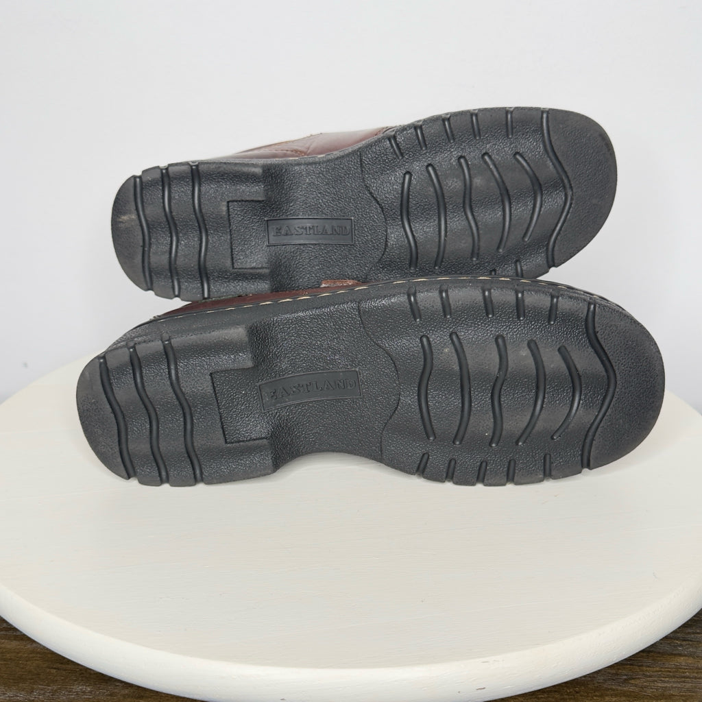 Eastland Syracuse Round Closed Toe Slip-On Leather Shoes - Size 8 Wide