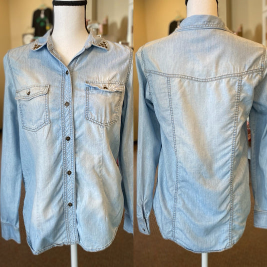Rock & Republic Chambray Button Front Top - Size Small