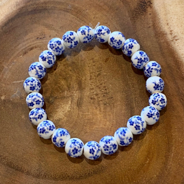 Inga Ann's Beaded Bracelet - Blue Daisy